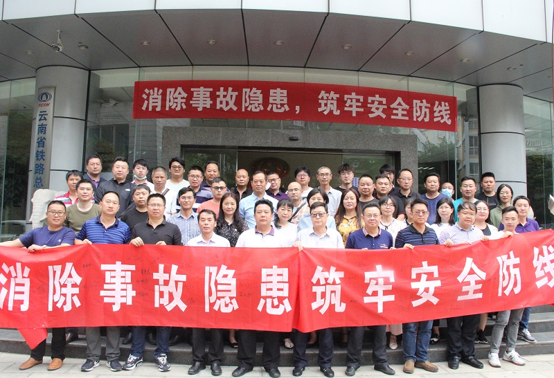 清静月 合影.JPG