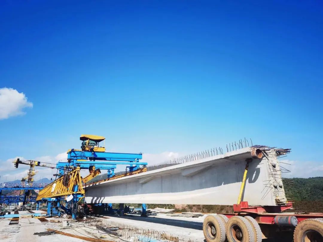 2022-10-01-永大项目羊蹄江大桥引桥T梁顺遂架设完成！1.jpg