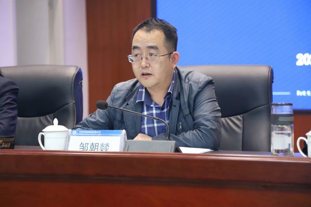 2022-10-11-公司召开干部大会宣布集团党委决议 李元鸿任公司党委副书记、副董事长、总司理，，，，，柳德胜任公司副总司理1.jpg